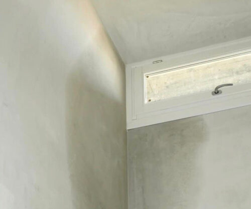 Vochtplek in muur oplossen