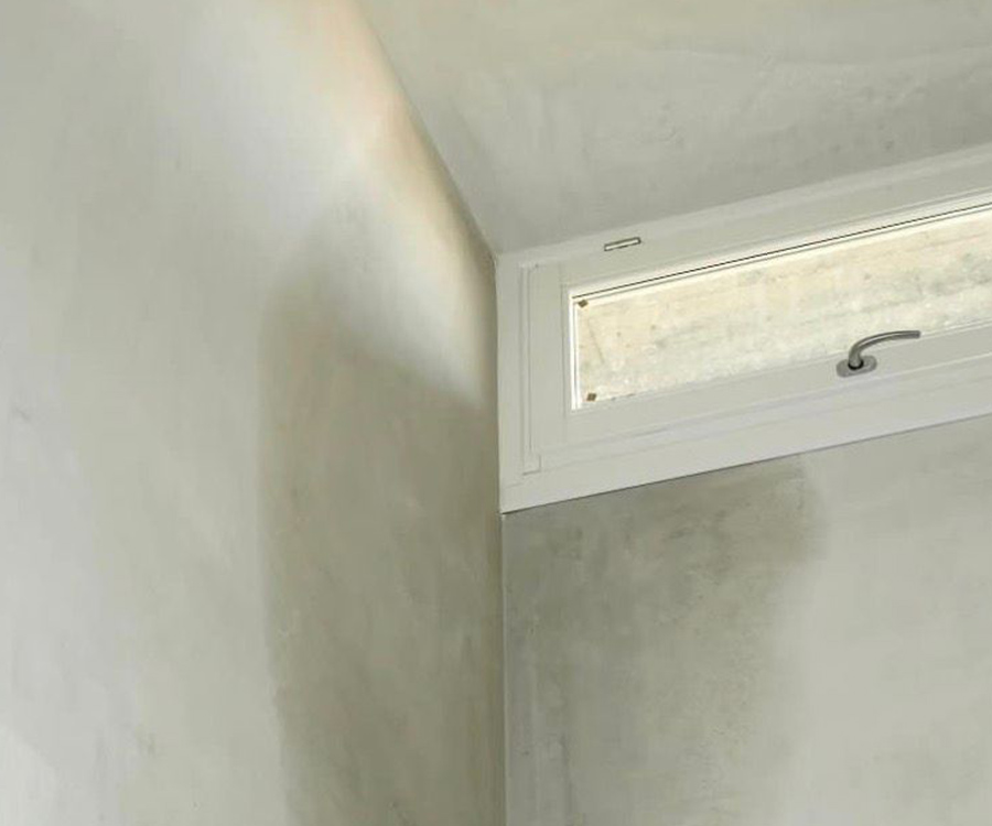 Vochtplek in muur oplossen